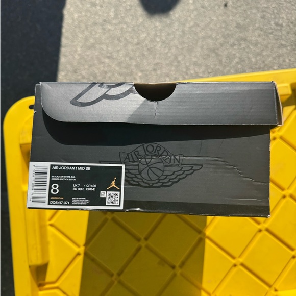 Jordan Mid (8 men’s) - Picture 2 of 5